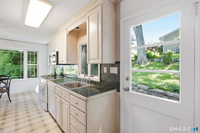 60 Arden Lane, Stamford, CT 06905
