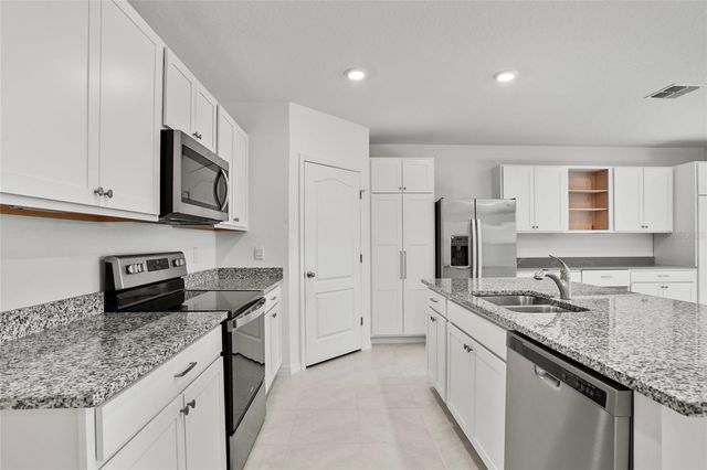 5739 GREY GRANITE WAY, Lakeland, FL 33811