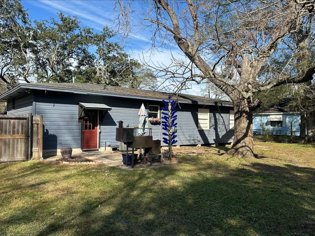 2309 Bradford Street, Orange, TX 77630
