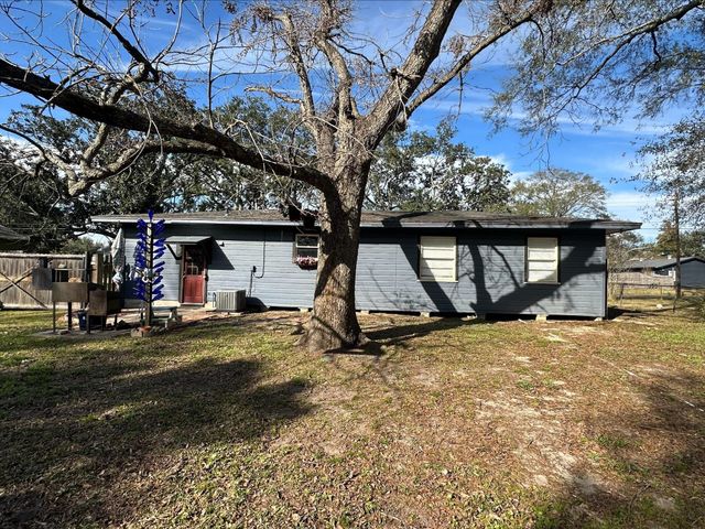 2309 Bradford Street, Orange, TX 77630