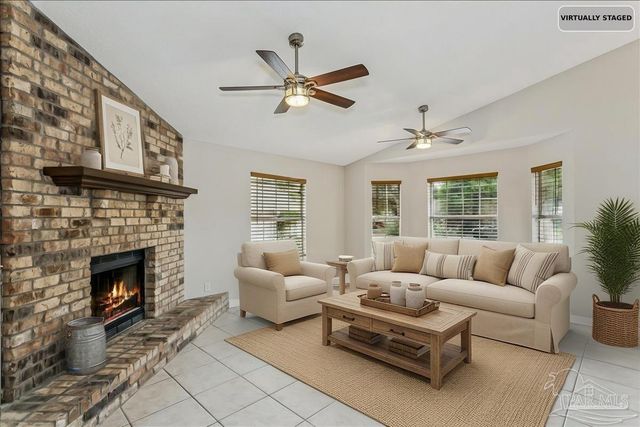 5966 Herlong Dr, Milton, FL 32570