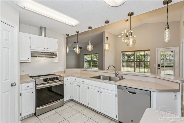 5966 Herlong Dr, Milton, FL 32570