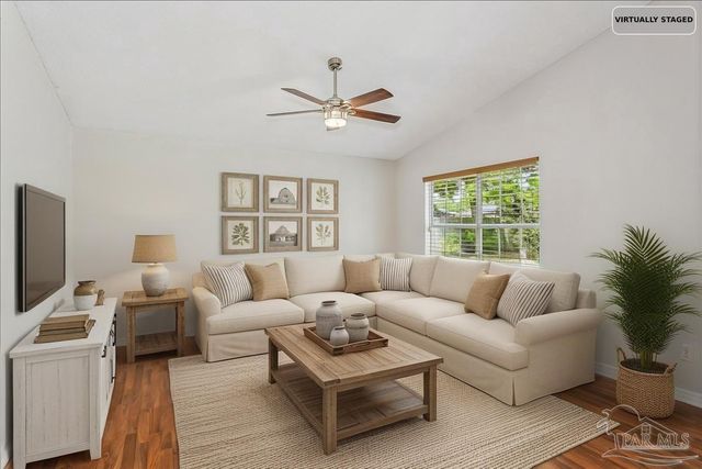 5966 Herlong Dr, Milton, FL 32570