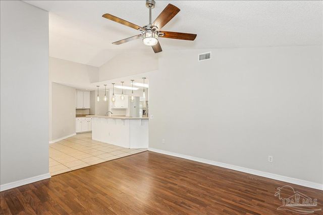 5966 Herlong Dr, Milton, FL 32570