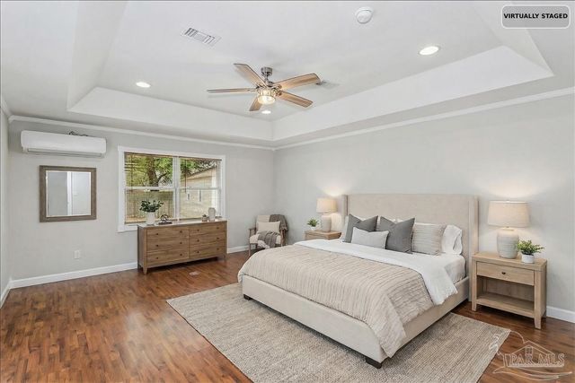 5966 Herlong Dr, Milton, FL 32570