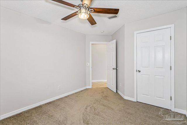 5966 Herlong Dr, Milton, FL 32570