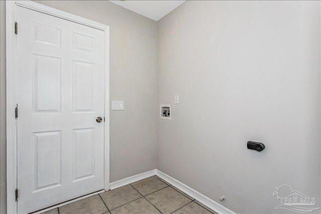 5966 Herlong Dr, Milton, FL 32570