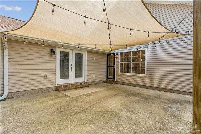 5966 Herlong Dr, Milton, FL 32570