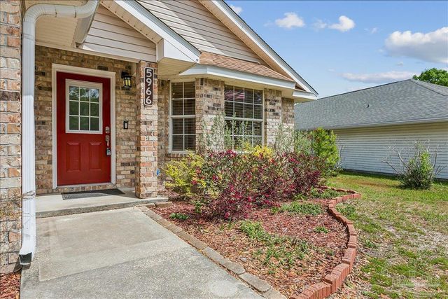 5966 Herlong Dr, Milton, FL 32570