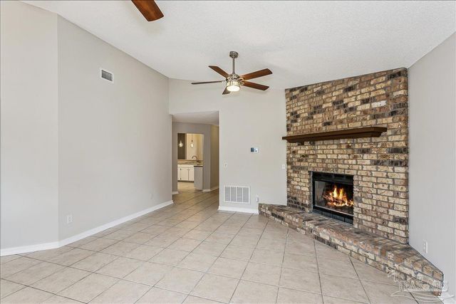 5966 Herlong Dr, Milton, FL 32570