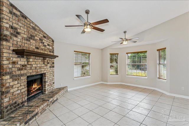 5966 Herlong Dr, Milton, FL 32570