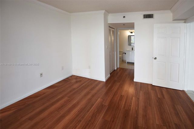 540 Brickell Key Dr 1120, Miami, FL 33131