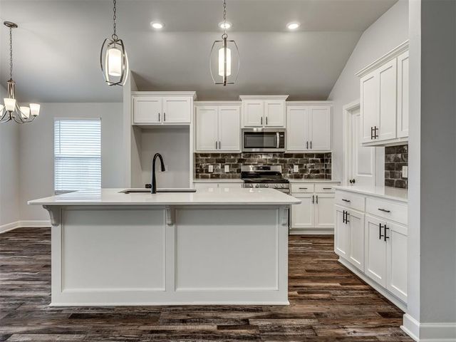 3420 Pagoda Pead Drive, Yukon, OK 73099