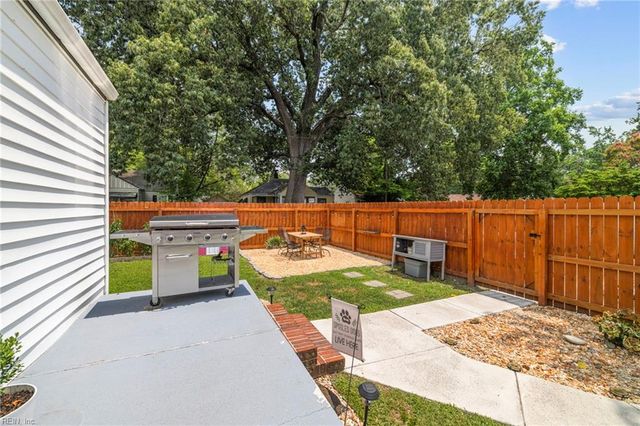 30 Davis ST, Portsmouth, VA 23702