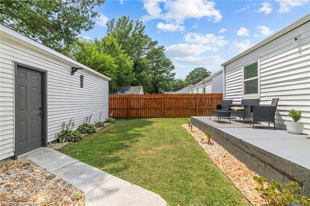 30 Davis ST, Portsmouth, VA 23702