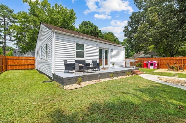 30 Davis ST, Portsmouth, VA 23702