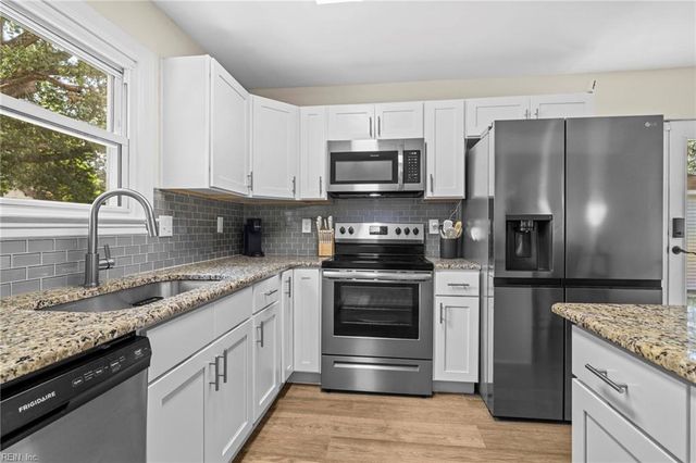 30 Davis ST, Portsmouth, VA 23702