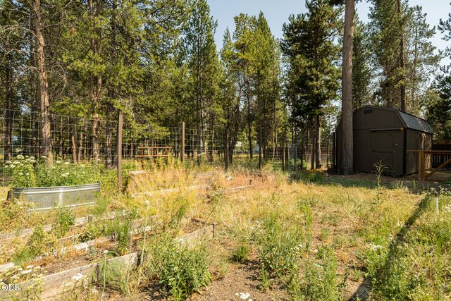 17265 Canvasback Drive, Bend, OR 97707