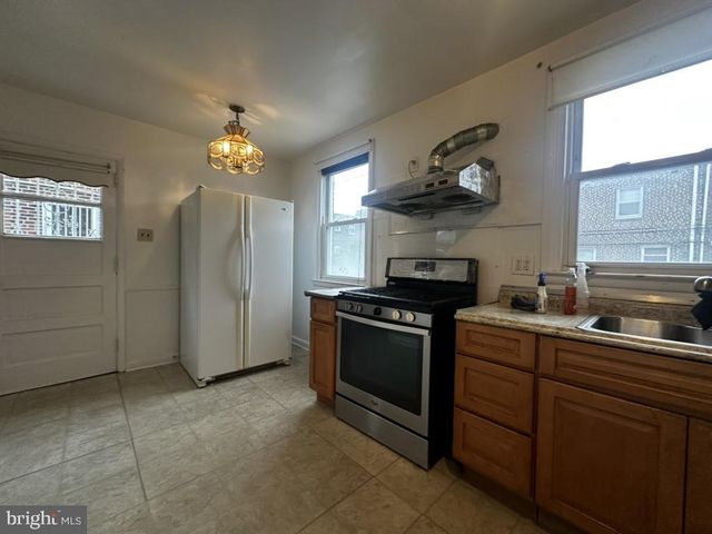 1817 MEGARGEE ST, Philadelphia, PA 19152