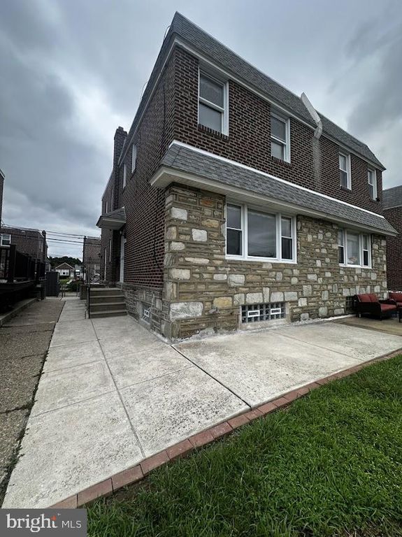1817 MEGARGEE ST, Philadelphia, PA 19152