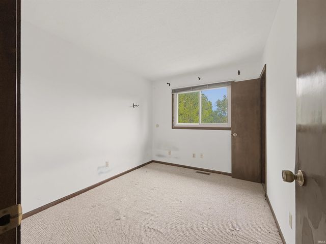 817 Valdosta Drive, Fort Wayne, IN 46825