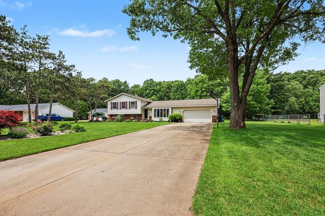 2332 Filonow Drive, Muskegon, MI 49444