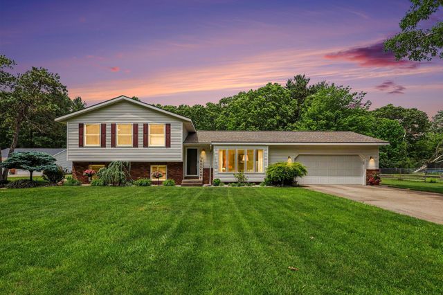 2332 Filonow Drive, Muskegon, MI 49444