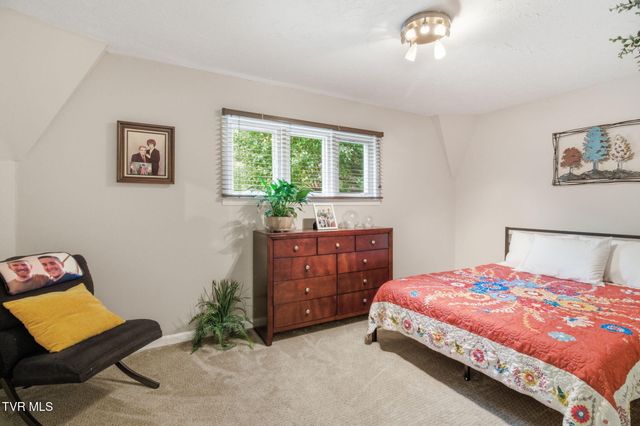 322 Easy Street, Bulls Gap, TN 37711