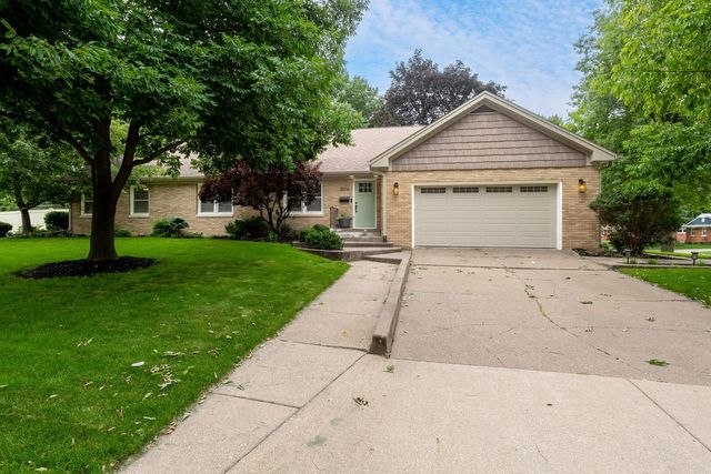 3504 26th Avenue, Moline, IL 51265