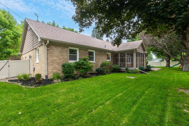 3504 26th Avenue, Moline, IL 51265