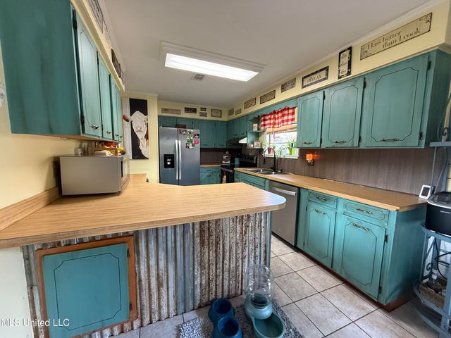 21480 Highway 603, Kiln, MS 39556