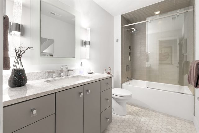 11 Tolland Way 11, Framingham, MA 01701