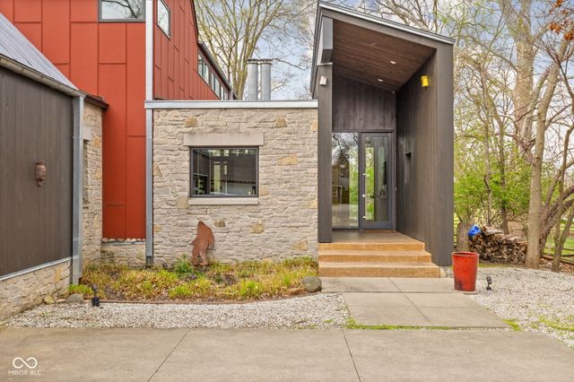 340 Fitch Place, Zionsville, IN 46077