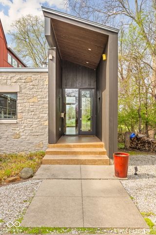 340 Fitch Place, Zionsville, IN 46077