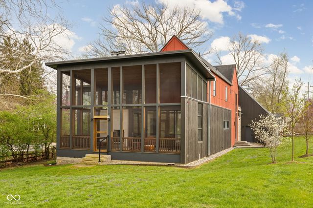 340 Fitch Place, Zionsville, IN 46077