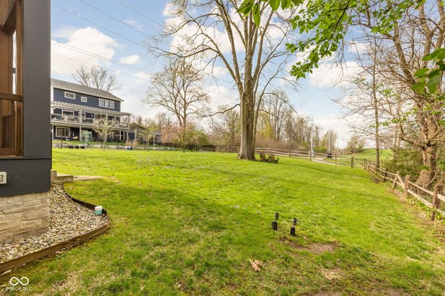 340 Fitch Place, Zionsville, IN 46077