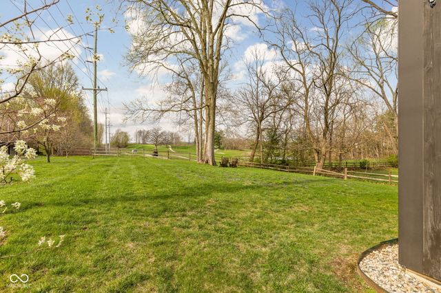 340 Fitch Place, Zionsville, IN 46077
