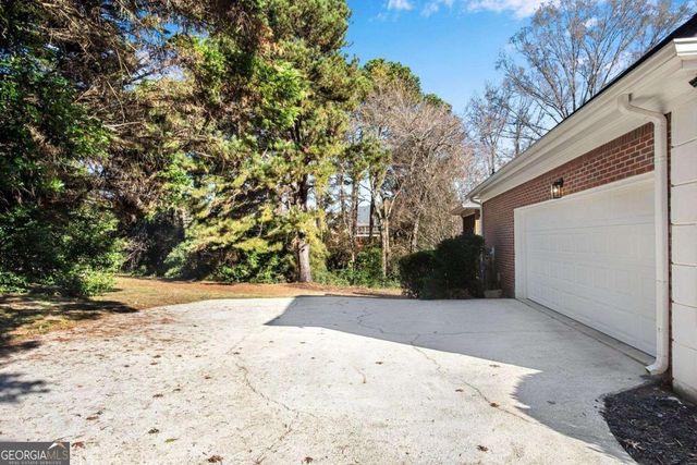 1019 Henna Court SE, Conyers, GA 30013