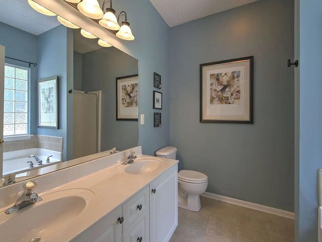 329 N Sweetwater Hills, Moore, SC 29369