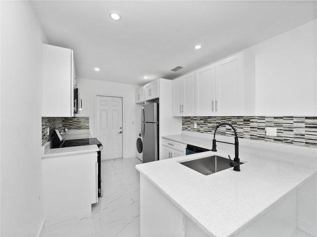 2500 MARLBORO STREET, Orlando, FL 32806