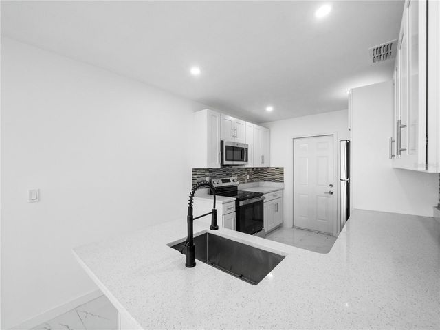 2500 MARLBORO STREET, Orlando, FL 32806