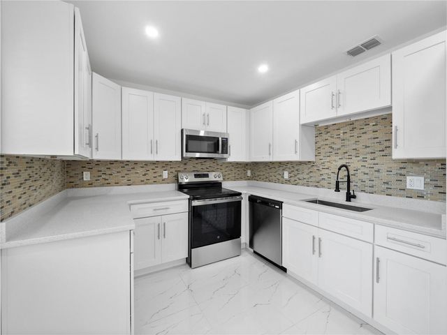 2500 MARLBORO STREET, Orlando, FL 32806