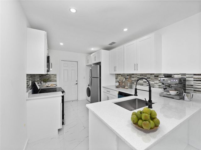 2500 MARLBORO STREET, Orlando, FL 32806