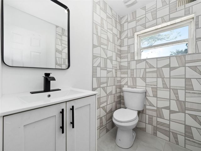 2500 MARLBORO STREET, Orlando, FL 32806