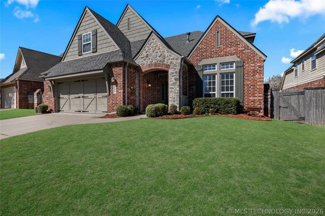 808 S Butternut Avenue, Broken Arrow, OK 74012