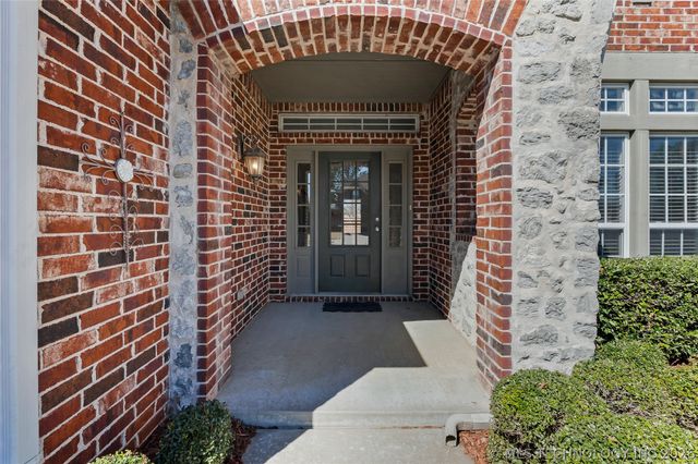 808 S Butternut Avenue, Broken Arrow, OK 74012