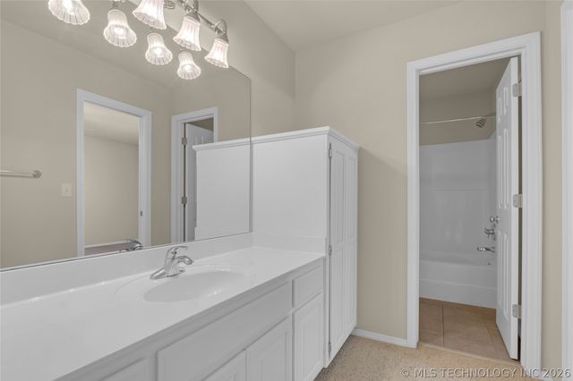 808 S Butternut Avenue, Broken Arrow, OK 74012