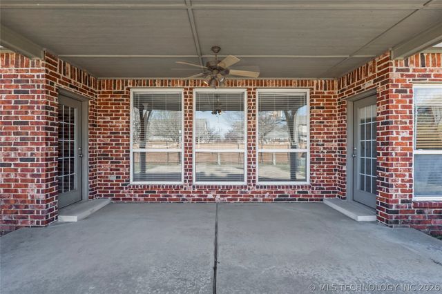 808 S Butternut Avenue, Broken Arrow, OK 74012