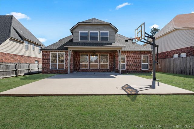 808 S Butternut Avenue, Broken Arrow, OK 74012