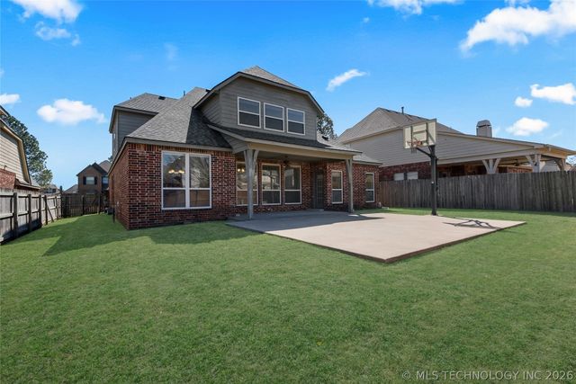 808 S Butternut Avenue, Broken Arrow, OK 74012